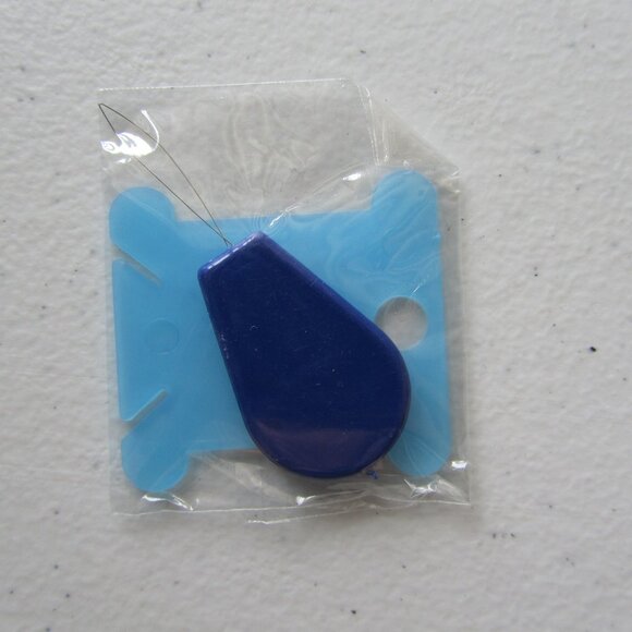 Ana Goods Blue Posy Embroidery DIY Art Kit with hoop, stamped cloth and floss - Picture 9 of 9